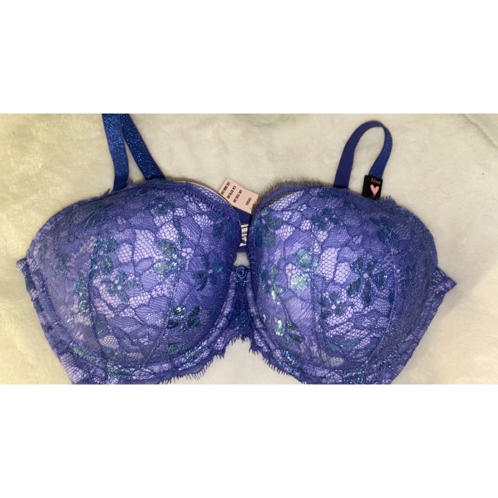 Brand NEW!!Victoria Secret Push-up Bra NEVER WORN!